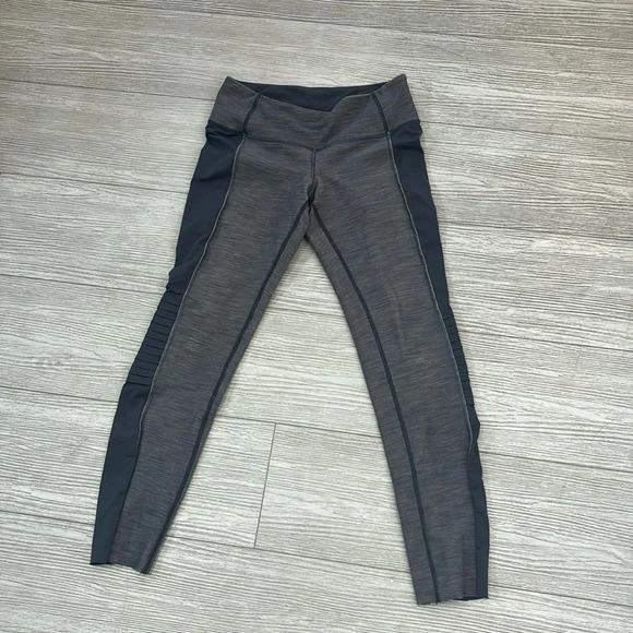 Lululemon Athletica Ribbed Grey Leggings size 6 - Picture 1 of 11